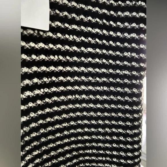 NWT THEORY Text Stripe PO Crewneck Sweater in Striped Wool Blend size P - Picture 4 of 6